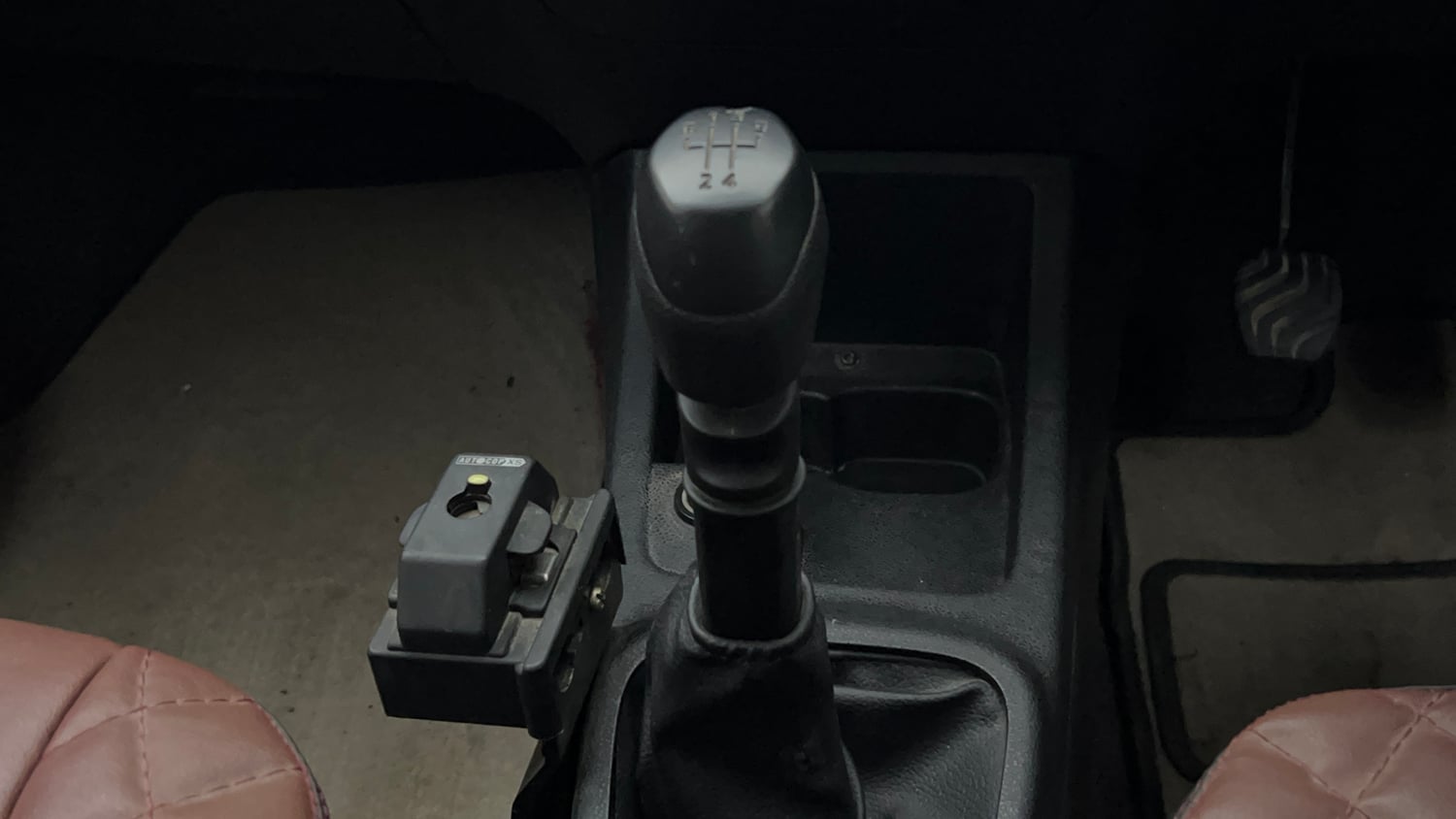 Used 2018 Renault Kwid RXL Petrol Manual interior GEAR  KNOB VIEW