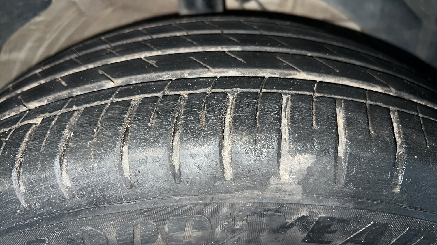 Used 2023 MG Motors Hector 1.5 Sharp CVT Dual Tone Petrol Automatic tyres RIGHT FRONT TYRE TREAD VIEW