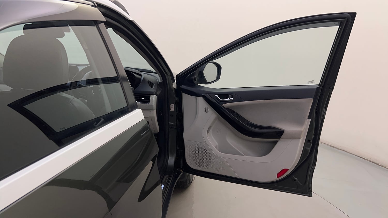 Used 2020 Tata Nexon XZA Plus (O) Dual Tone Petrol Automatic interior RIGHT FRONT DOOR OPEN VIEW