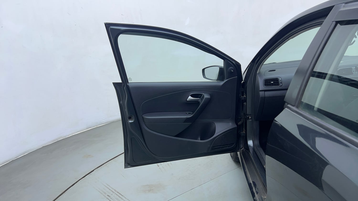 Used 2017 Volkswagen Ameo Trendline 1.2L (P) Petrol Manual interior LEFT FRONT DOOR OPEN VIEW