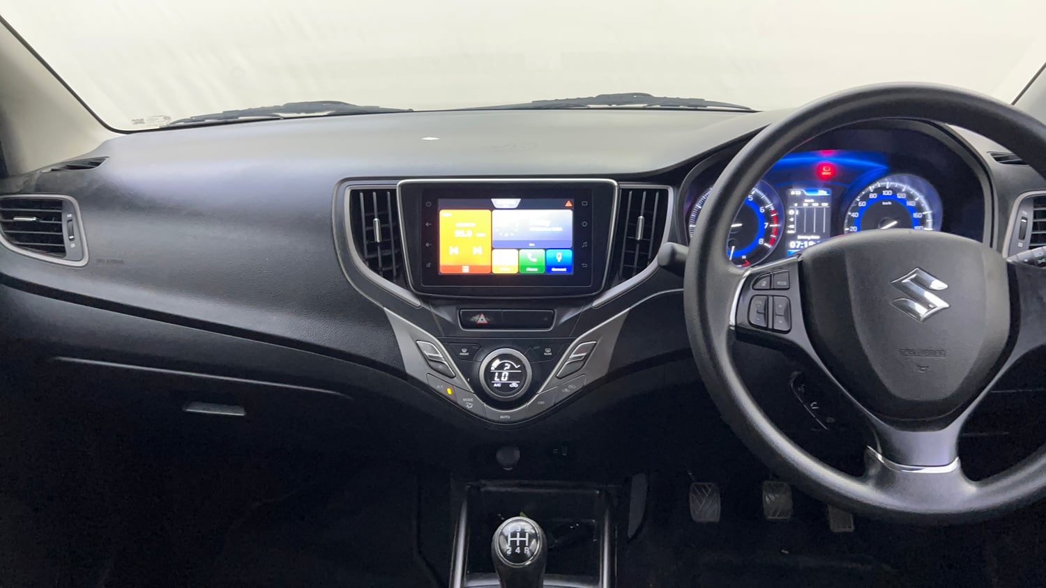Used 2019 Maruti Suzuki Baleno Zeta Petrol Manual interior MUSIC SYSTEM & AC CONTROL VIEW