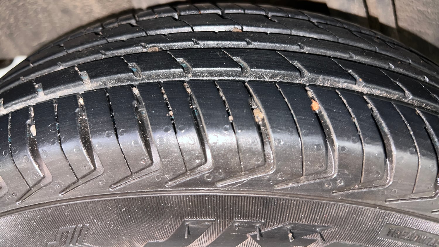 Used 2017 Renault Kwid 1.0 RXT AMT Petrol Automatic tyres RIGHT REAR TYRE TREAD VIEW