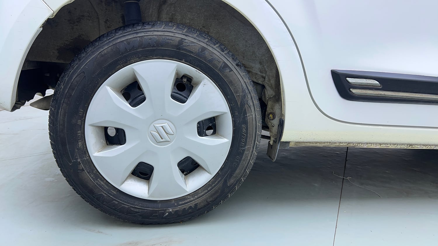 Used 2021 Maruti Suzuki Wagon R 1.0 VXi 1.0 AMT Petrol Automatic tyres RIGHT REAR TYRE RIM VIEW