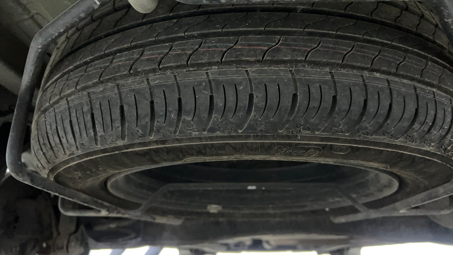Used 2023 Maruti Suzuki XL6 Alpha AT Petrol Petrol Automatic tyres SPARE TYRE VIEW