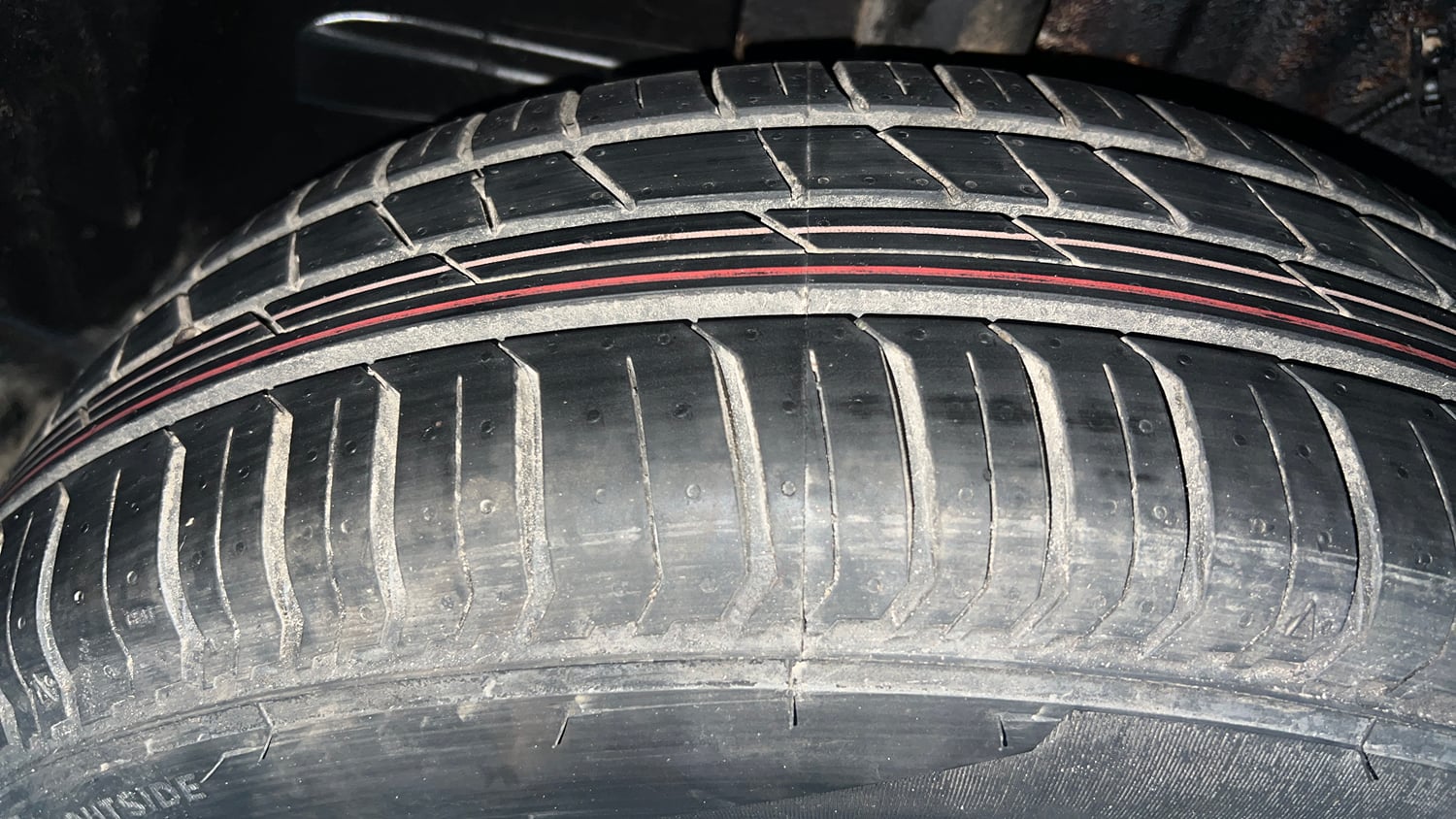 Used 2023 Tata Punch Accomplished MT Petrol Manual tyres RIGHT REAR TYRE TREAD VIEW