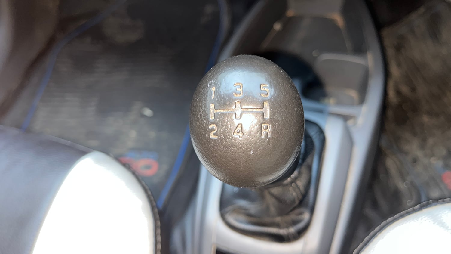 Used 2015 Maruti Suzuki Alto 800 LXi Anniversary Edition Petrol Manual interior GEAR  KNOB VIEW