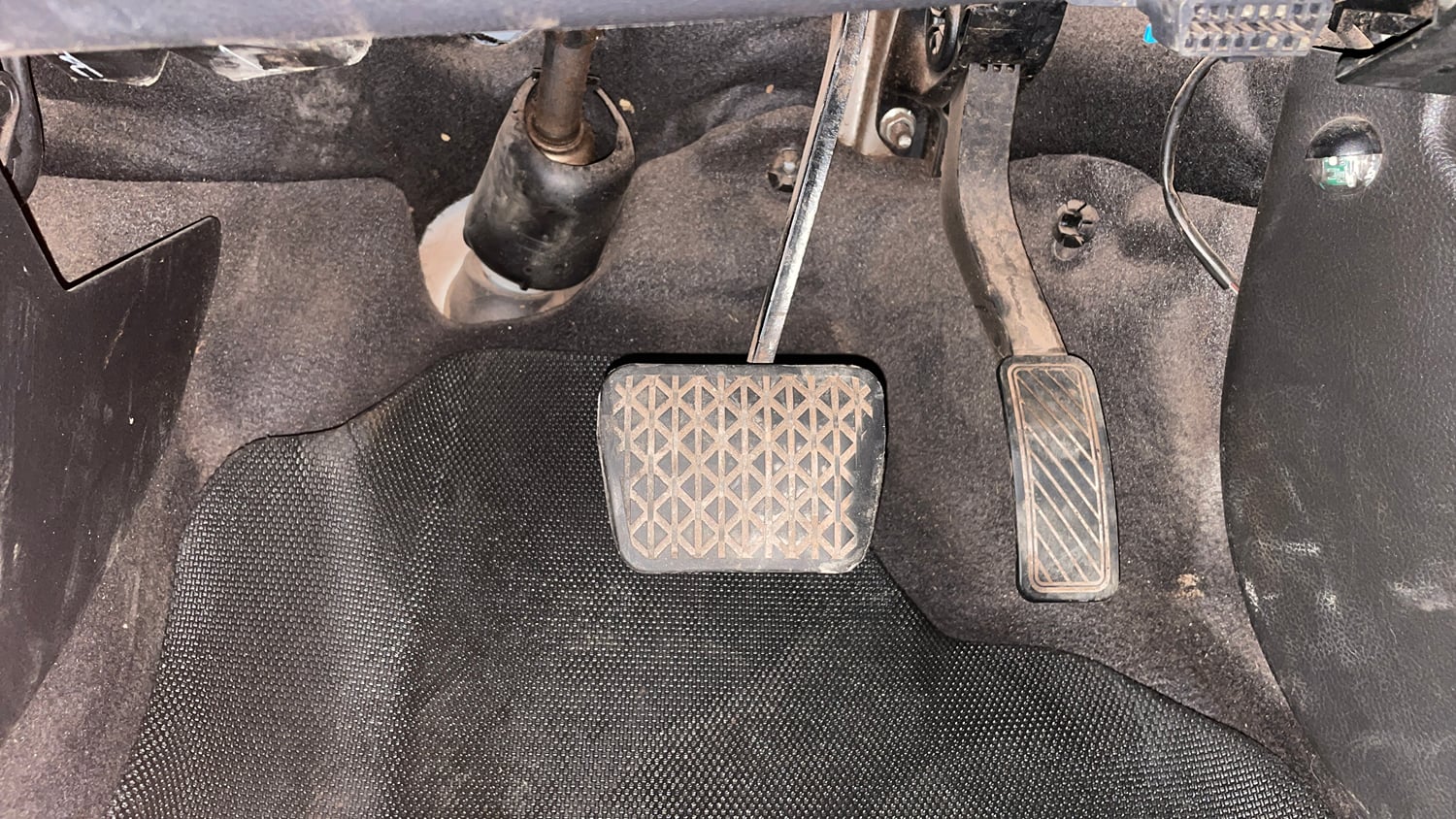Used 2017 Ford Figo Titanium 1.5 Ti-VCT AT Petrol Automatic interior PEDALS VIEW