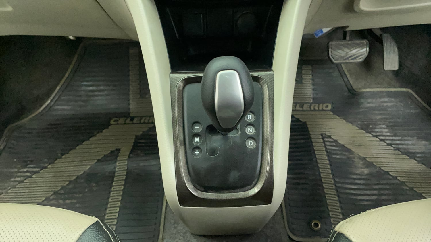 Used 2019 Maruti Suzuki Celerio ZXi (O) AMT Petrol Automatic interior GEAR  KNOB VIEW