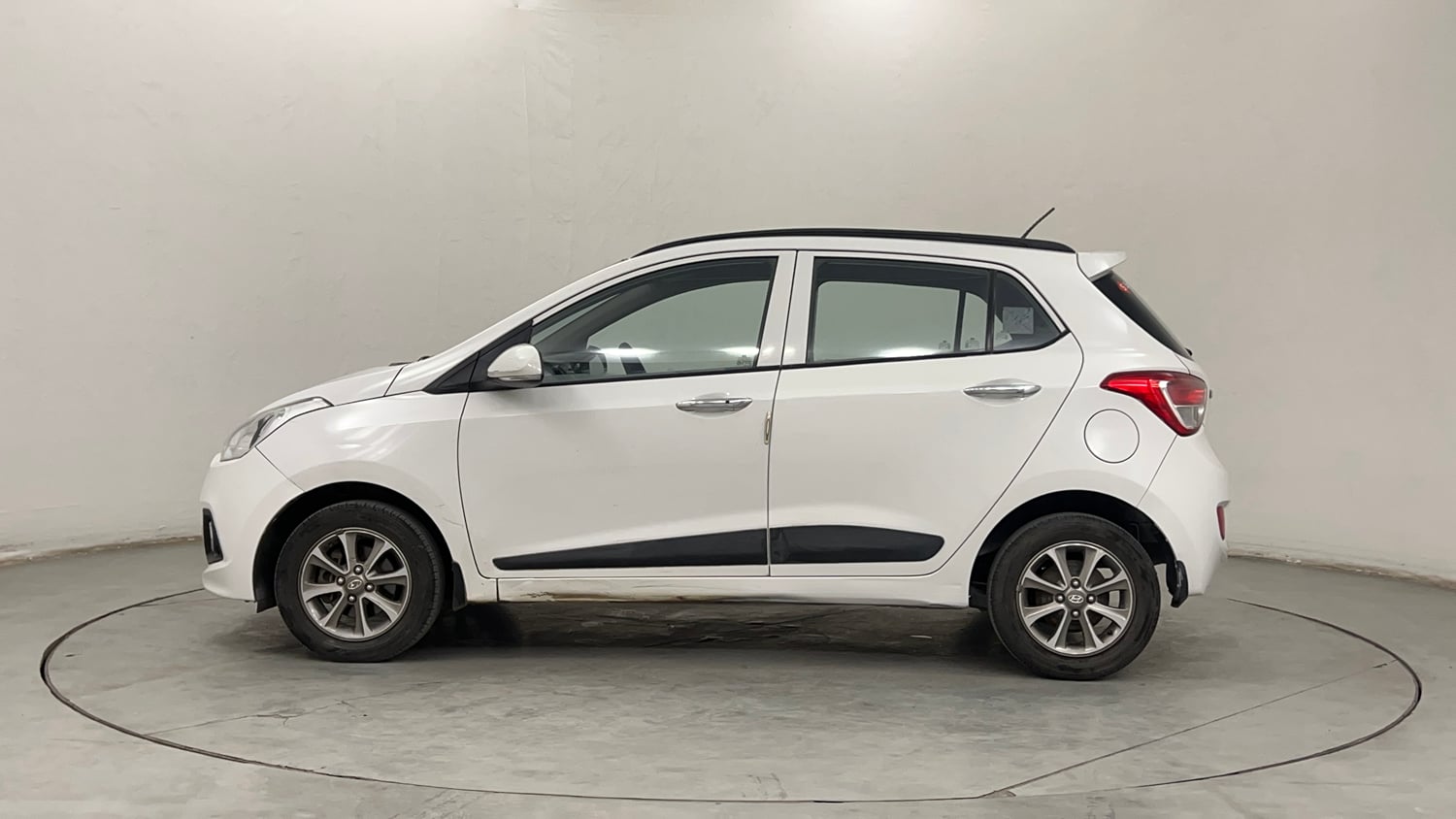 Used 2014 Hyundai Grand i10 Asta 1.2 Kappa VTVT (O) Petrol Manual exterior LEFT SIDE VIEW