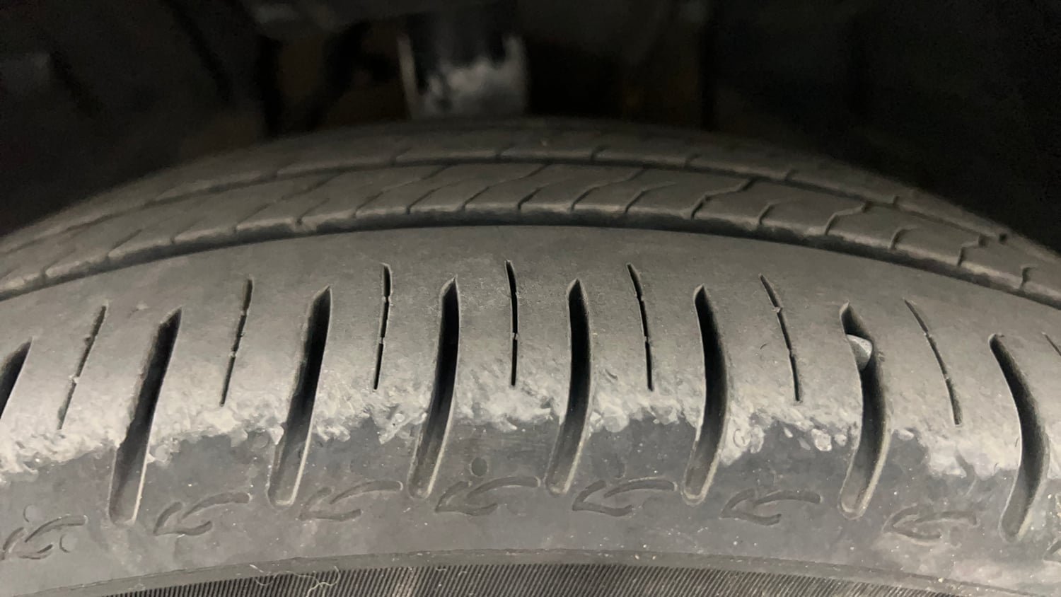 Used 2025 Tata Altroz Accomplished S CNG 5MT Cng Manual tyres LEFT FRONT TYRE TREAD VIEW