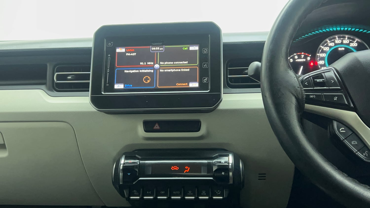 Used 2017 Maruti Suzuki Ignis Alpha 1.2 MT Petrol Manual top_features Integrated (in-dash) music system
