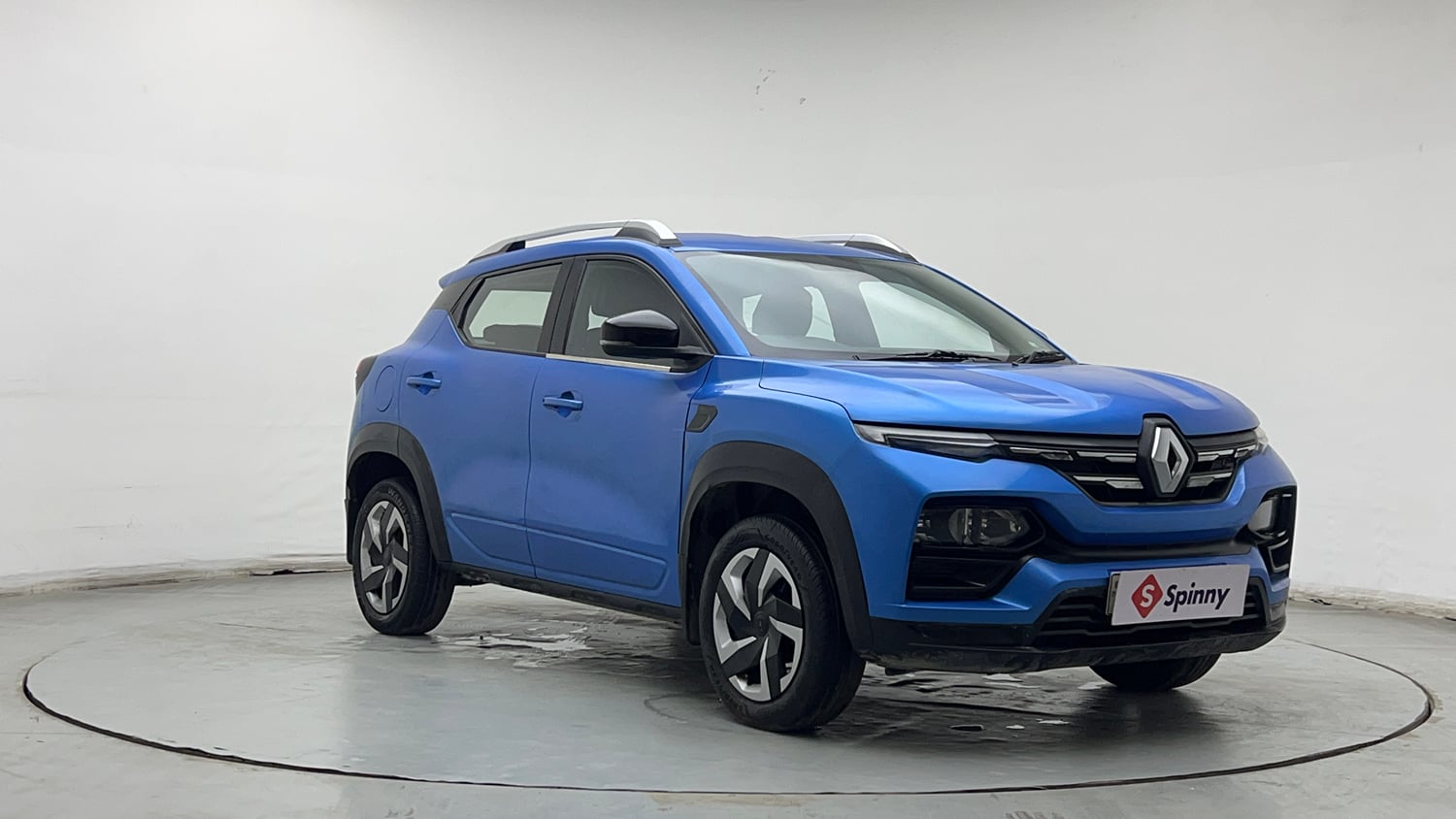 Used 2021 Renault Kiger RXT MT Petrol Manual exterior RIGHT FRONT CORNER VIEW