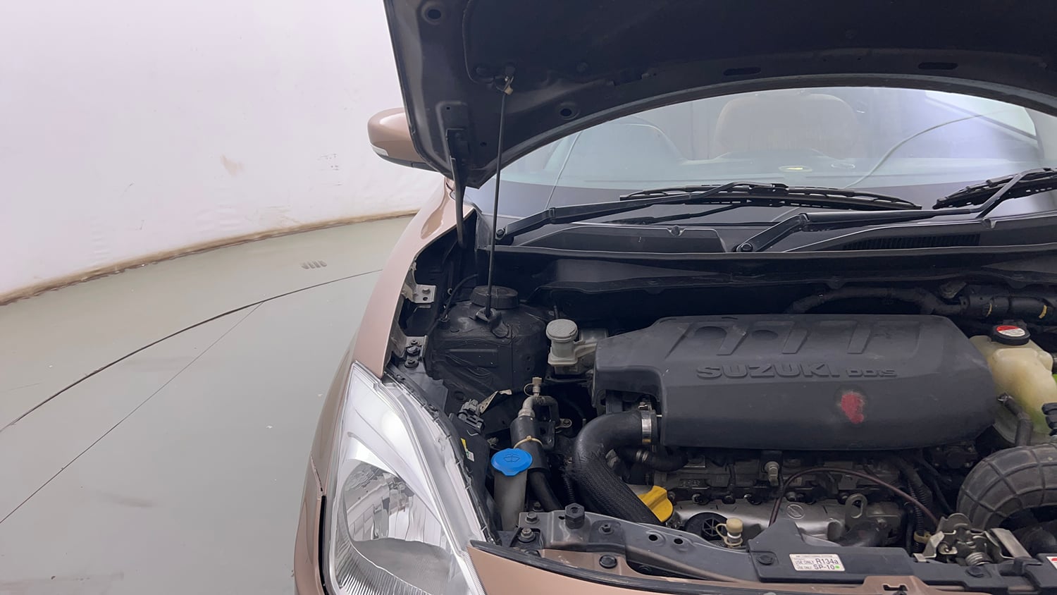 Used 2019 Maruti Suzuki Dzire VDi Diesel Manual engine ENGINE RIGHT SIDE HINGE & APRON VIEW