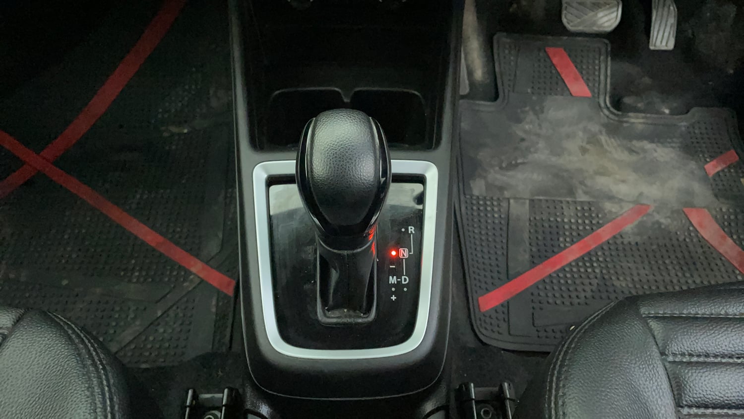 Used 2019 Maruti Suzuki Swift VXi AMT Petrol Automatic interior GEAR  KNOB VIEW