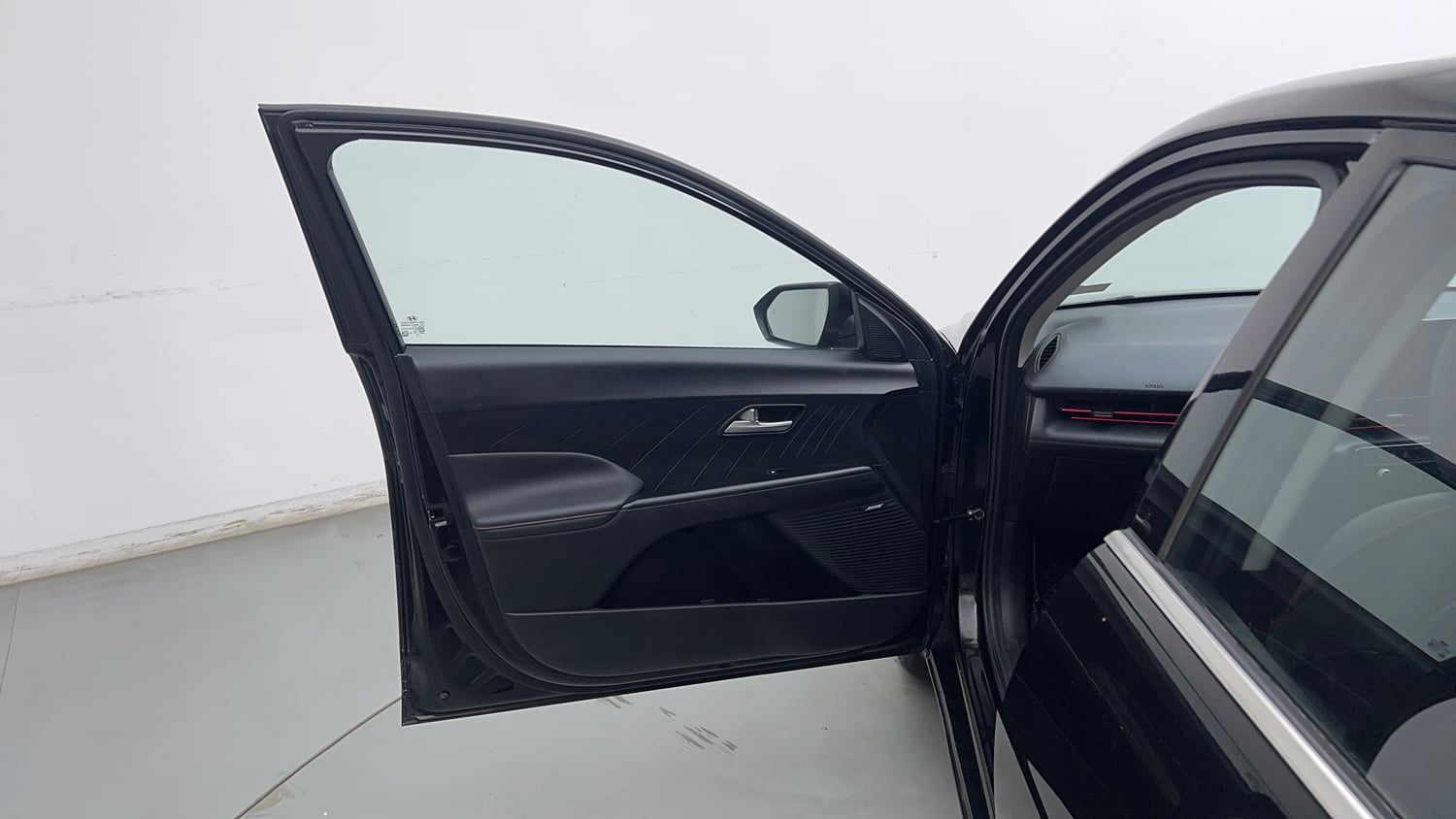 Used 2024 Hyundai Verna SX (O) 1.5 Turbo Petrol DCT Petrol Automatic interior LEFT FRONT DOOR OPEN VIEW