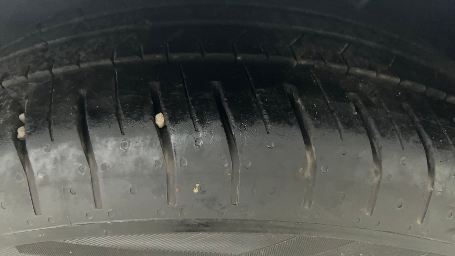 Used 2024 Hyundai Verna SX 1.5 Petrol MT Petrol Manual tyres RIGHT FRONT TYRE TREAD VIEW
