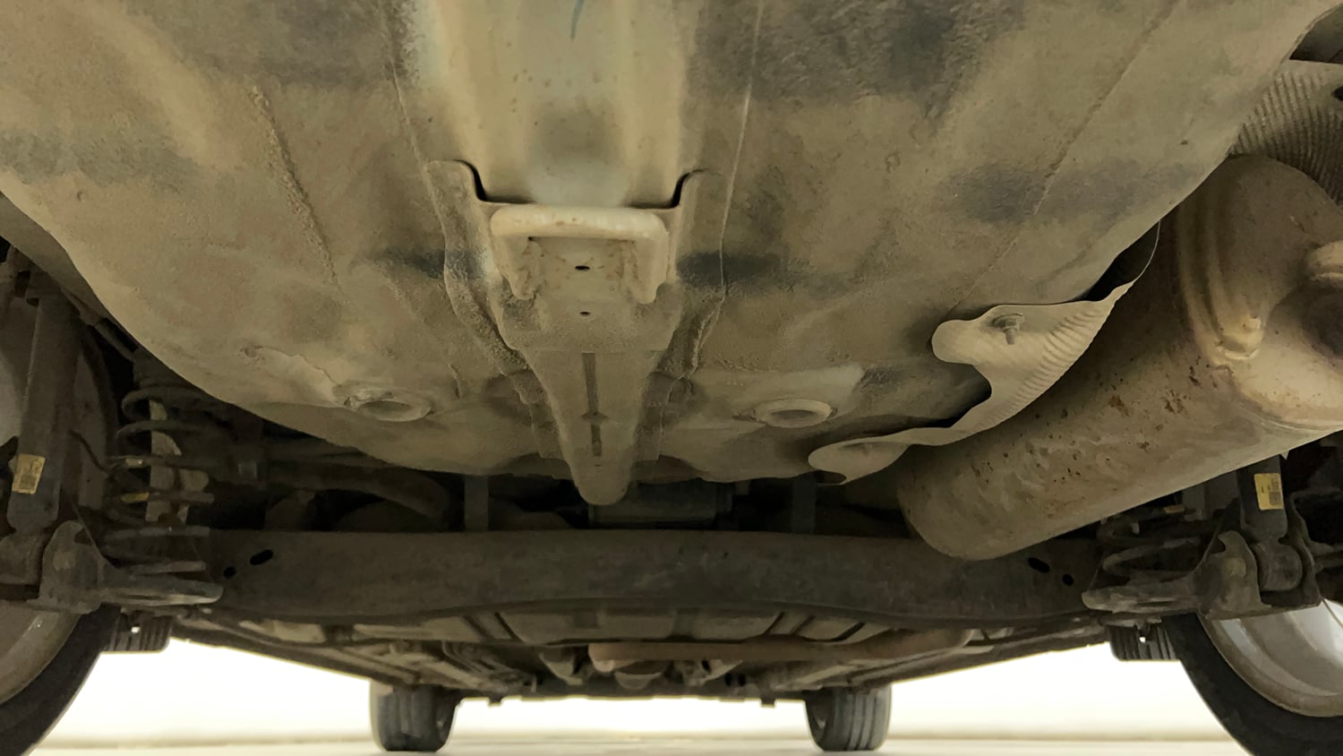 Used 2024 Hyundai Verna SX 1.5 Petrol MT Petrol Manual extra REAR UNDERBODY VIEW (TAKEN FROM REAR)
