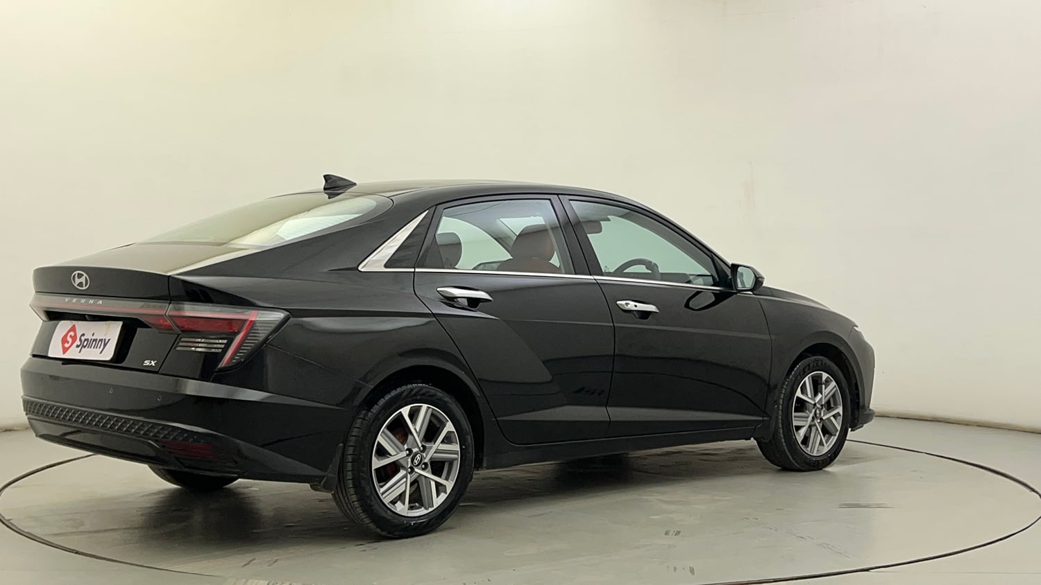 Used 2024 Hyundai Verna SX 1.5 Petrol MT Petrol Manual exterior RIGHT REAR CORNER VIEW