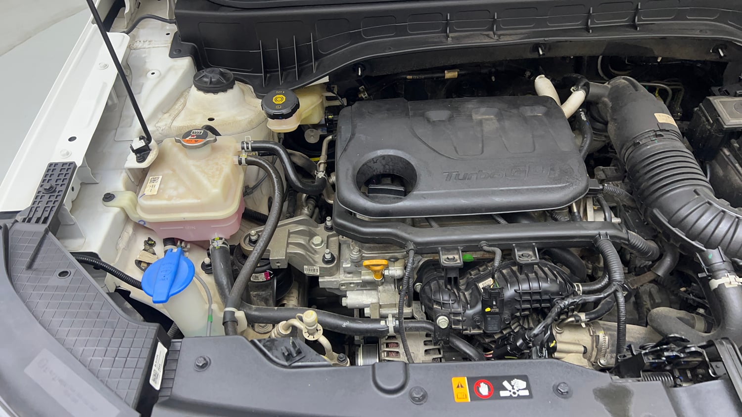 Used 2026 Hyundai Venue 1.0 Turbo Petrol DCT HX6 Petrol Automatic engine ENGINE RIGHT SIDE VIEW