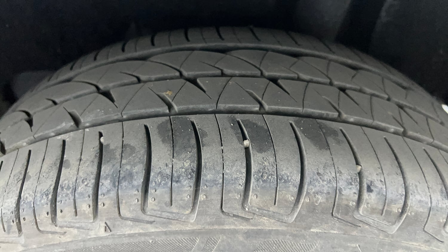 Used 2018 Maruti Suzuki Baleno Zeta 1.2 Petrol Manual tyres LEFT REAR TYRE TREAD VIEW