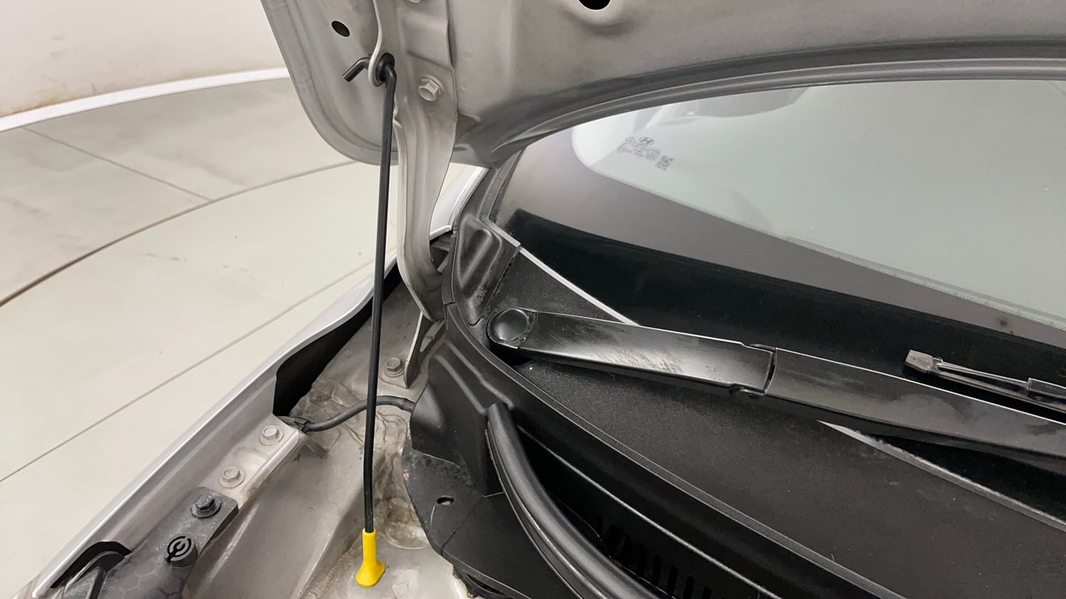 Used 2022 Hyundai Grand i10 Nios Sportz AMT 1.2 Kappa VTVT Petrol Automatic engine ENGINE RIGHT SIDE HINGE & APRON VIEW