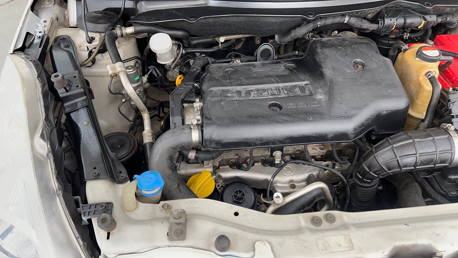 Used 2013 Maruti Suzuki Swift VDi Diesel Manual engine ENGINE RIGHT SIDE VIEW
