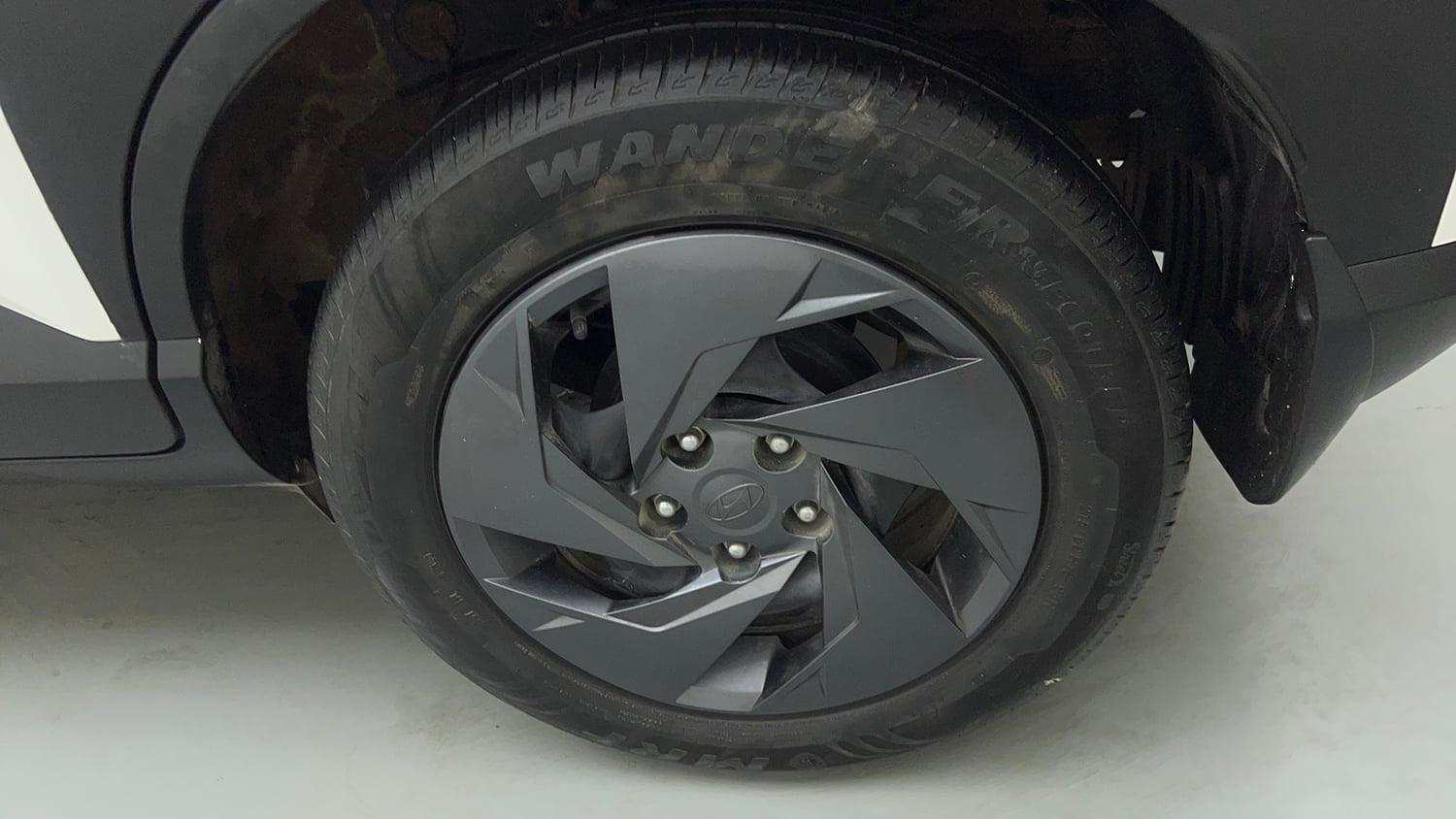 Used 2026 Hyundai Venue 1.0 Turbo Petrol DCT HX6 Petrol Automatic tyres LEFT REAR TYRE RIM VIEW