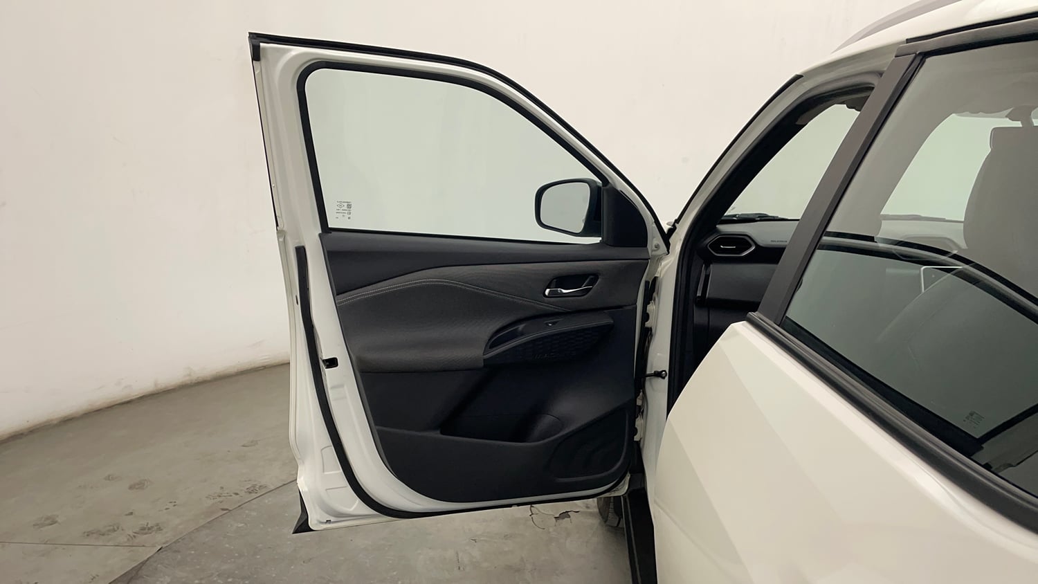 Used 2025 Nissan Magnite N-Connecta HRAO 1.0 Turbo Petrol CVT Petrol Automatic interior LEFT FRONT DOOR OPEN VIEW