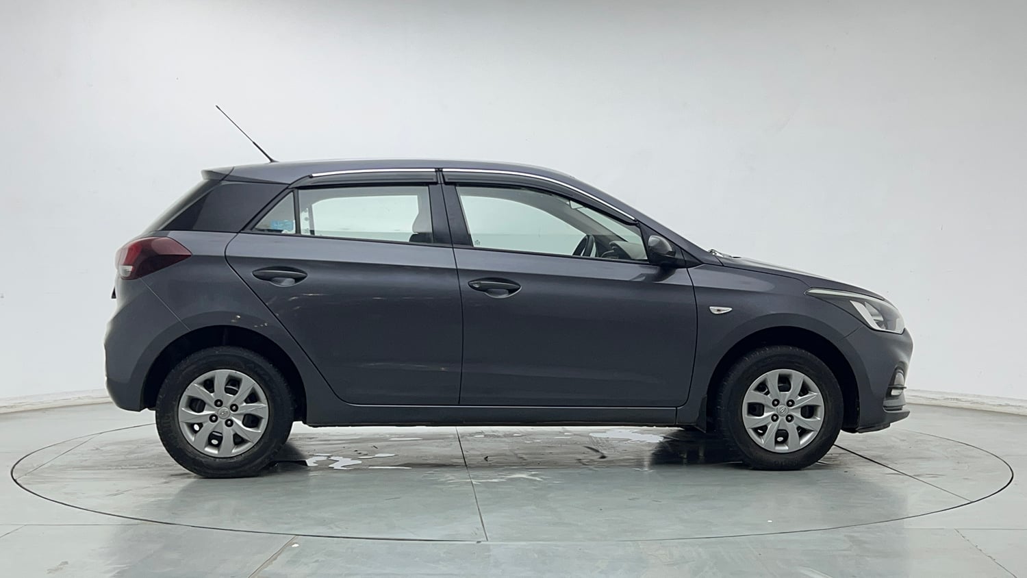 Used 2019 Hyundai Elite i20 Magna Plus 1.2 Petrol Manual exterior RIGHT SIDE VIEW
