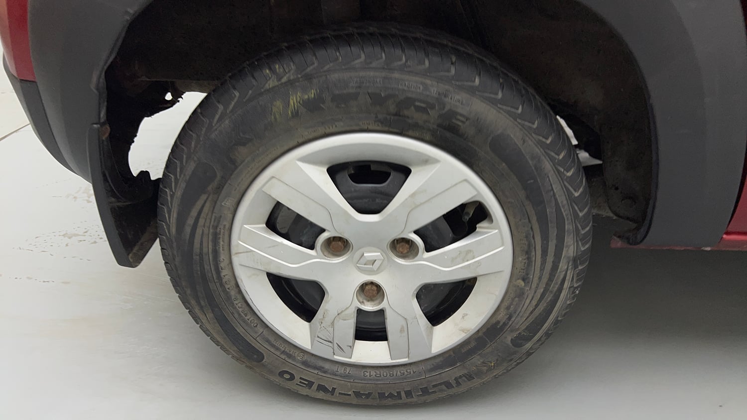 Used 2018 Renault Kwid RXL Petrol Manual tyres RIGHT REAR TYRE RIM VIEW