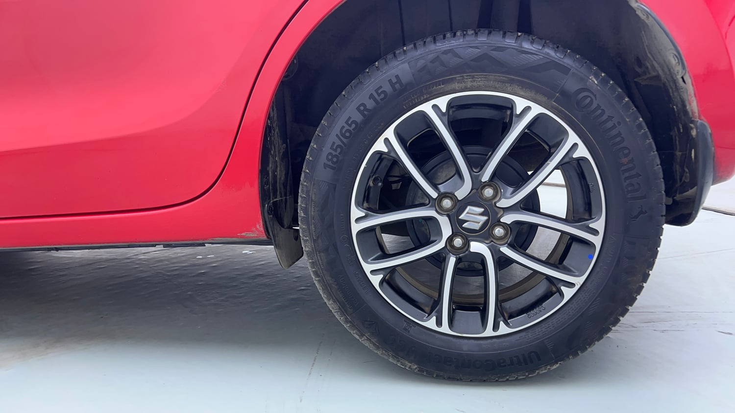 Used 2023 Maruti Suzuki Swift ZXi Plus AMT Dual Tone Petrol Automatic tyres LEFT REAR TYRE RIM VIEW
