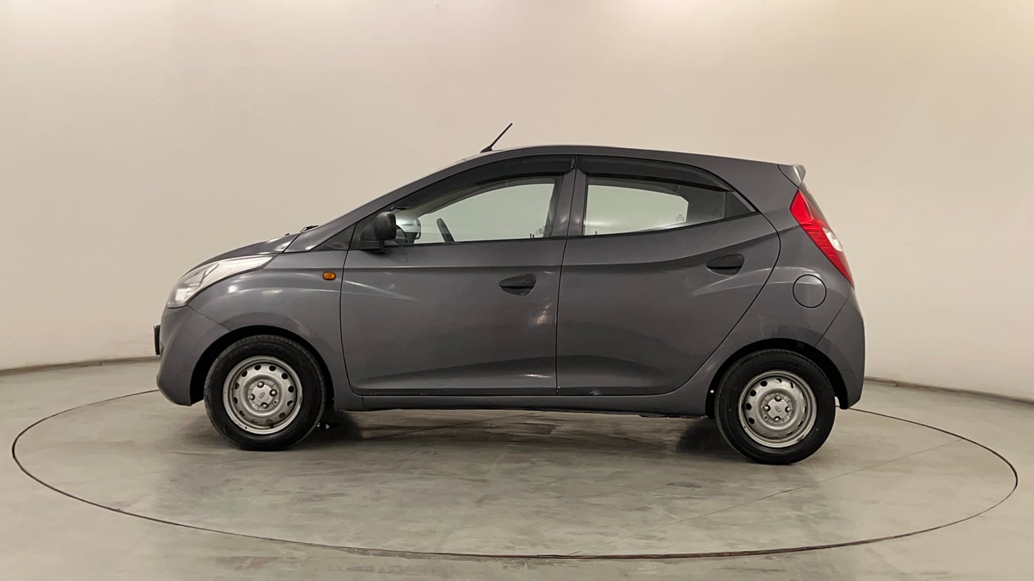 Used 2019 Hyundai Eon Era + Petrol Manual exterior LEFT SIDE VIEW