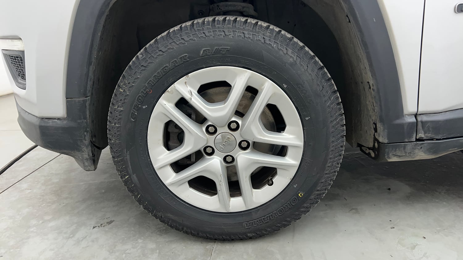 Used 2020 Jeep Compass Sport Plus 1.4 Petrol Petrol Manual tyres LEFT FRONT TYRE RIM VIEW