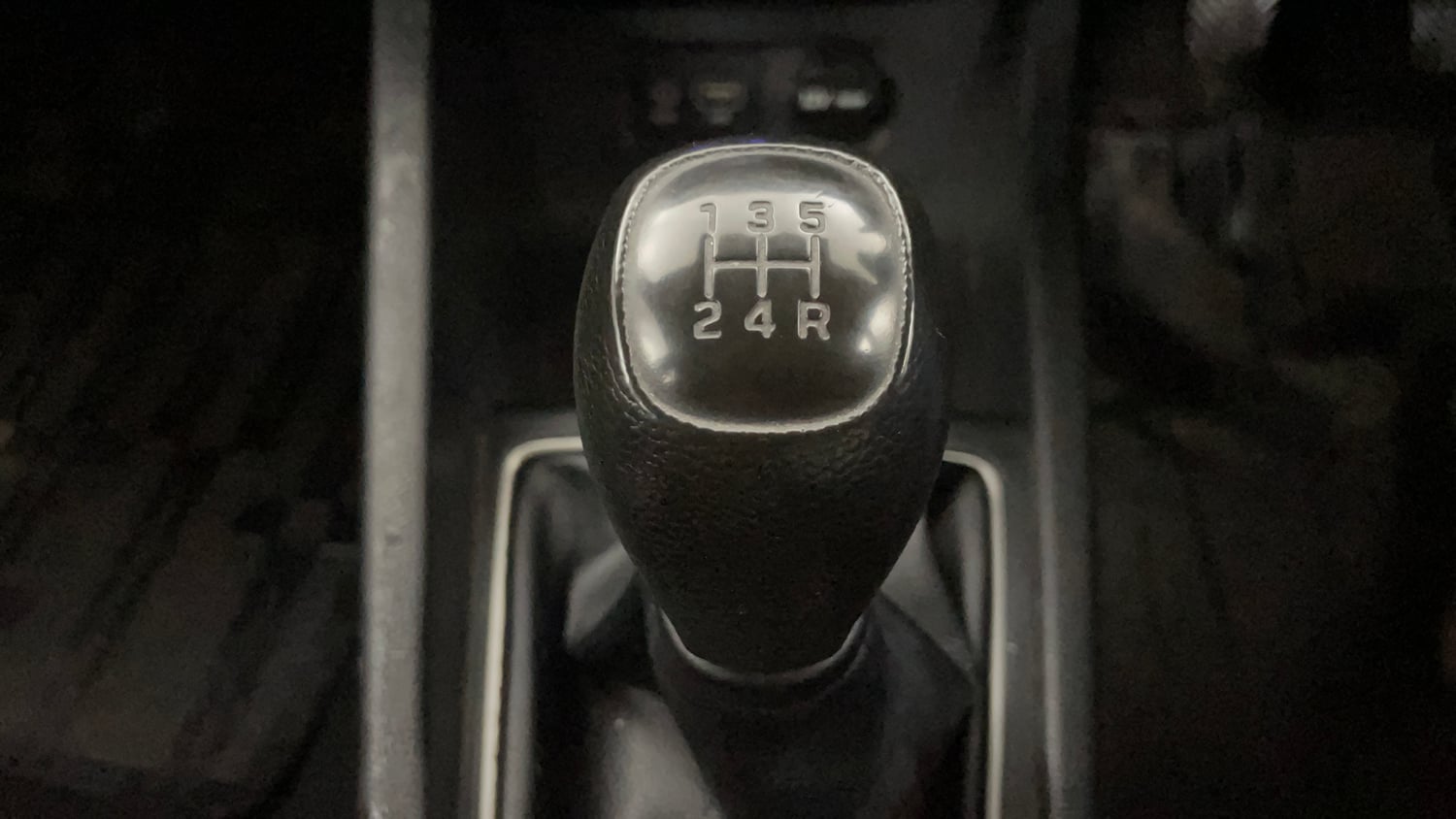 Used 2017 Hyundai Elite i20 Sportz 1.2 Petrol Manual interior GEAR  KNOB VIEW