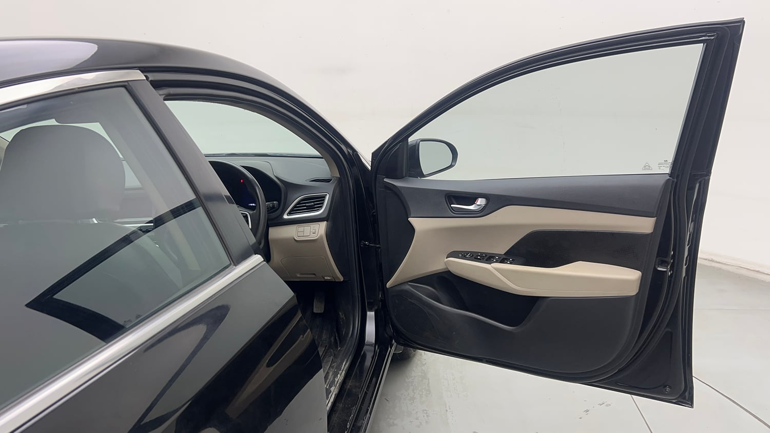 Used 2018 Hyundai Verna EX 1.6 VTVT AT Petrol Automatic interior RIGHT FRONT DOOR OPEN VIEW