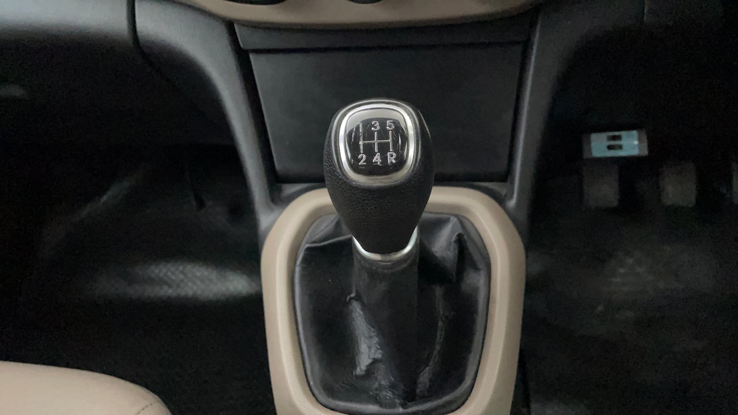 Used 2014 Hyundai Xcent S 1.2 (O) Petrol Manual interior GEAR  KNOB VIEW