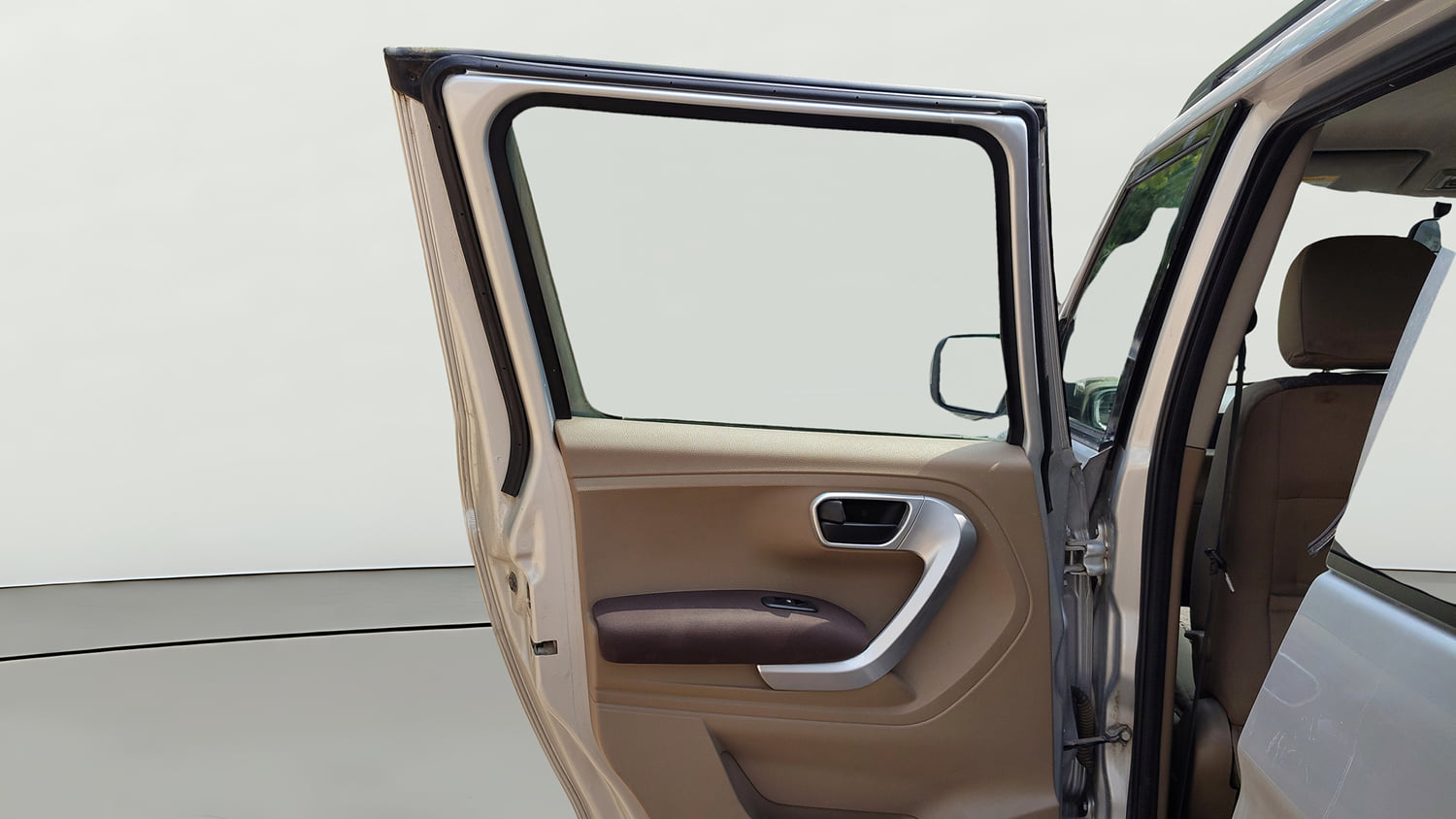 Used 2017 Mahindra TUV300 T8 mHAWK100 Diesel Manual interior LEFT REAR DOOR OPEN VIEW