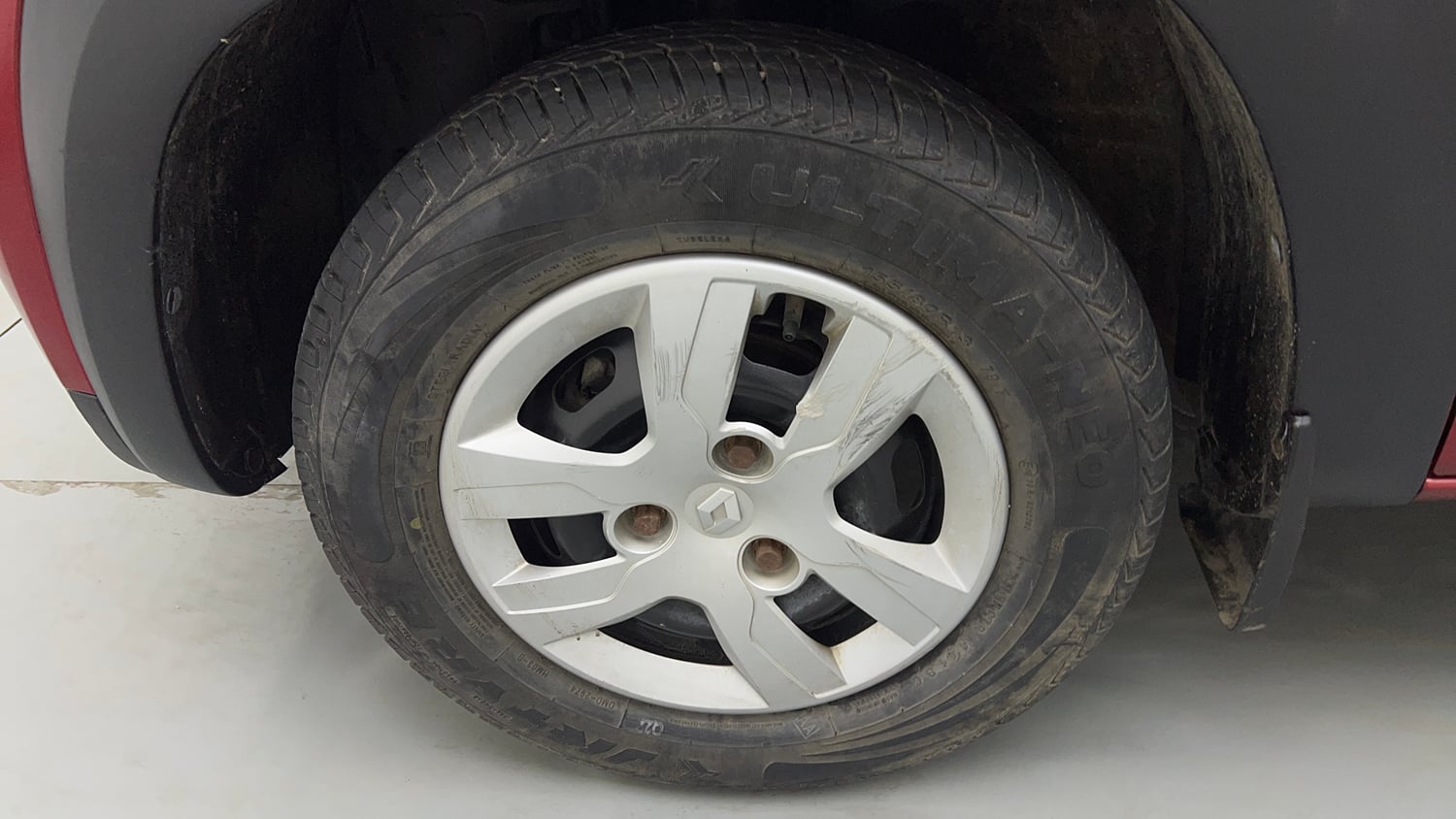 Used 2018 Renault Kwid RXL Petrol Manual tyres LEFT FRONT TYRE RIM VIEW