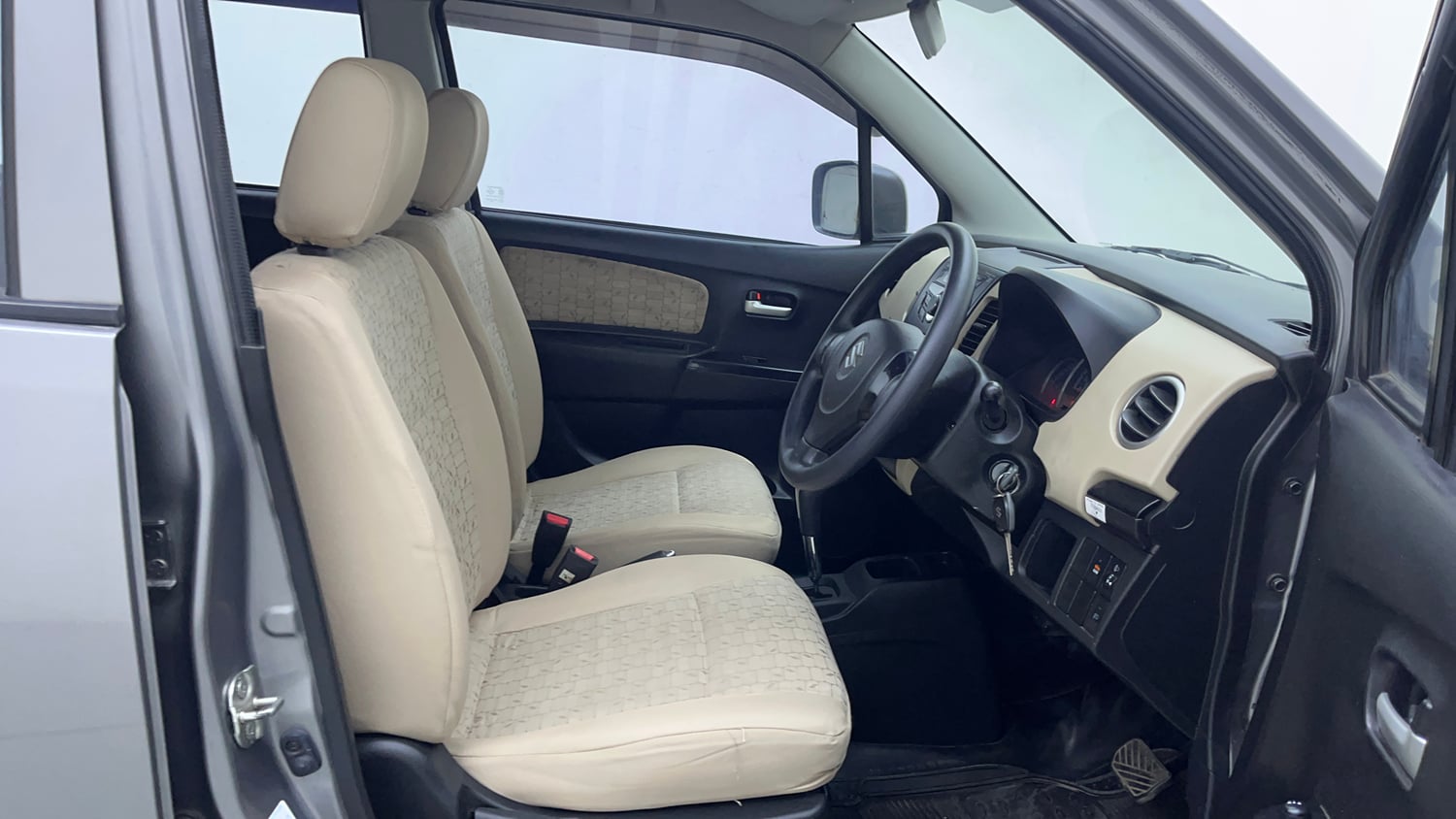 Used 2018 Maruti Suzuki Wagon R 1.0 VXI AMT Petrol Automatic interior RIGHT SIDE FRONT DOOR CABIN VIEW