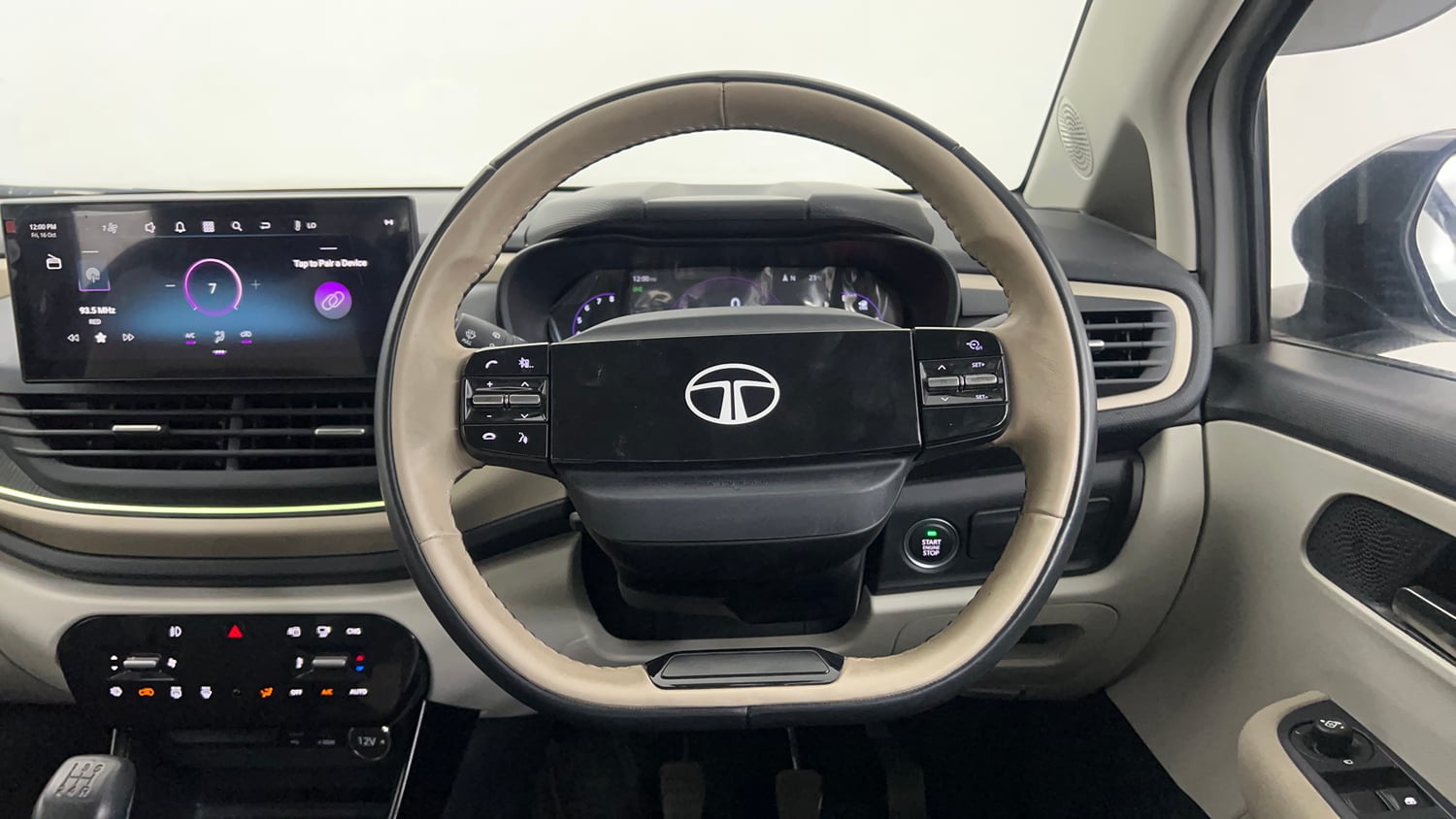 Used 2025 Tata Altroz Accomplished S CNG 5MT Cng Manual interior STEERING VIEW