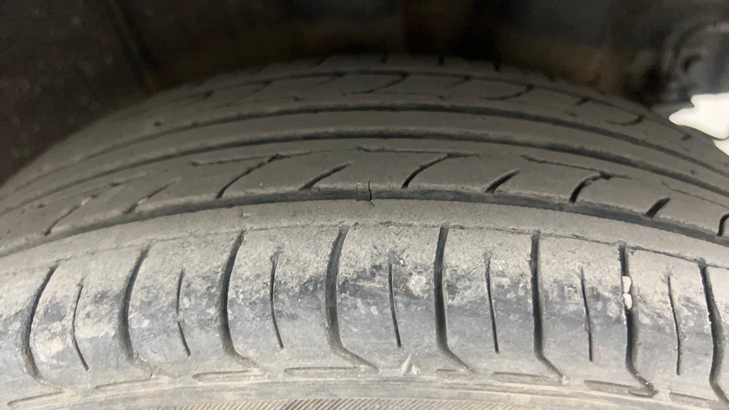Used 2014 Hyundai Grand i10 Asta 1.2 Kappa VTVT (O) Petrol Manual tyres LEFT REAR TYRE TREAD VIEW