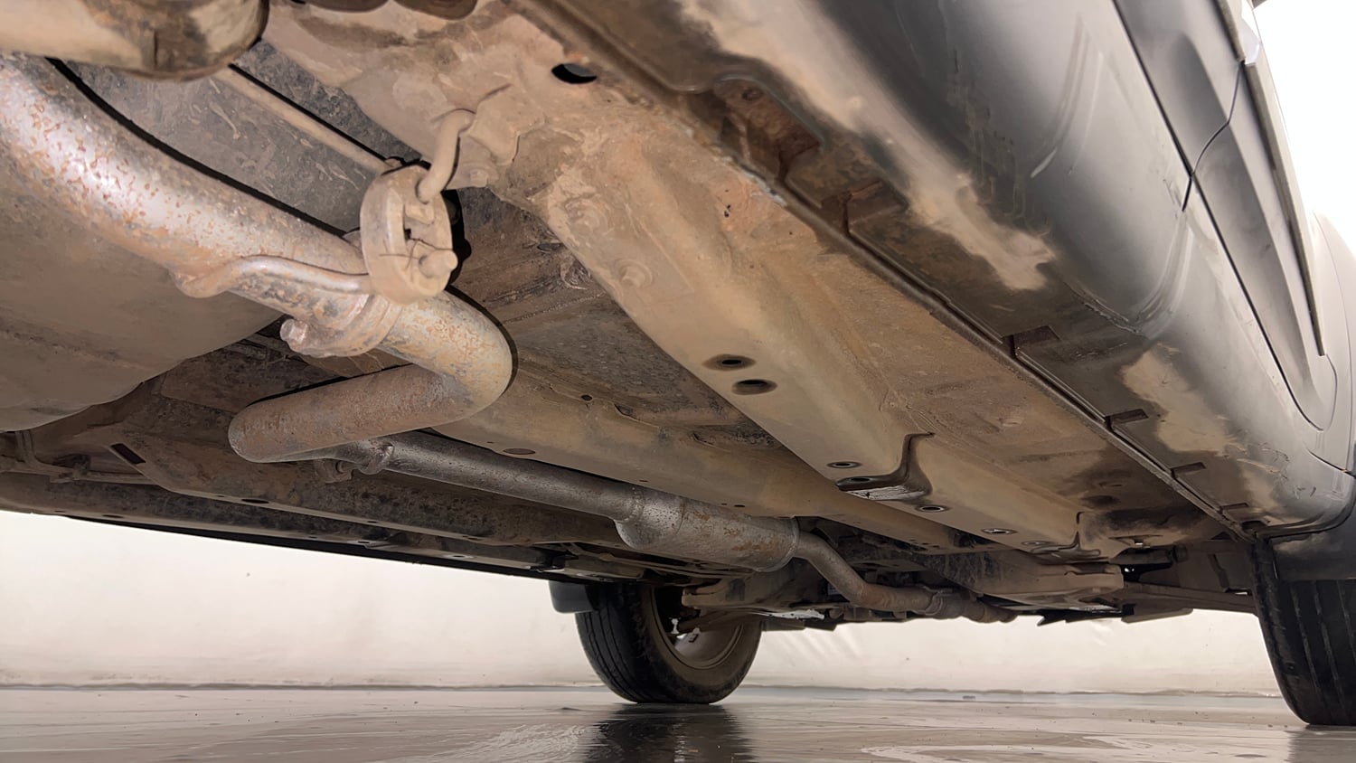 Used 2020 Tata Nexon XZA Plus (O) Dual Tone Petrol Automatic extra REAR RIGHT UNDERBODY VIEW