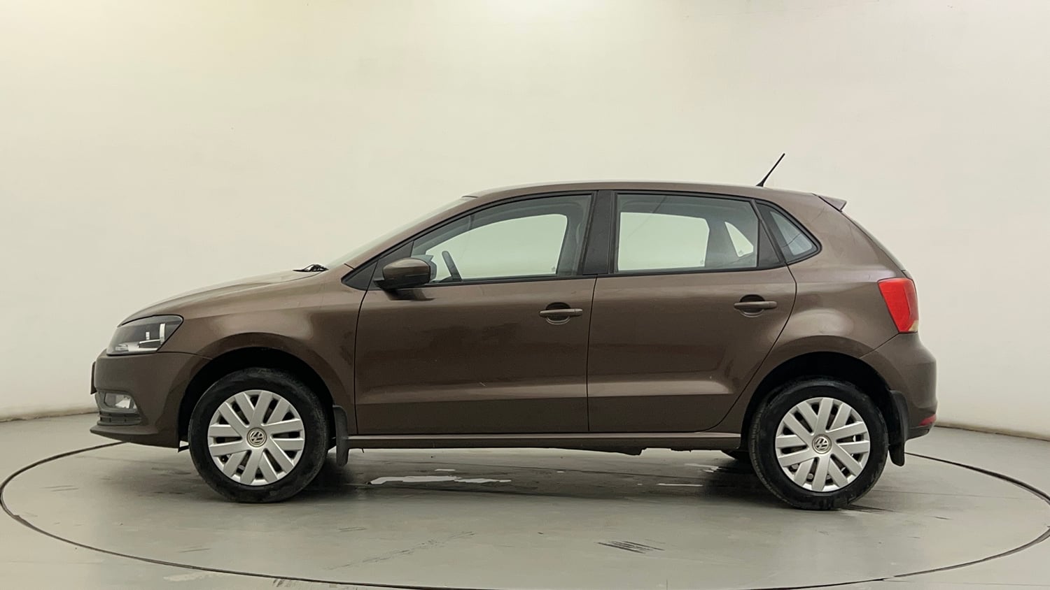 Used 2016 Volkswagen Polo Comfortline 1.2L (P) Petrol Manual exterior LEFT SIDE VIEW