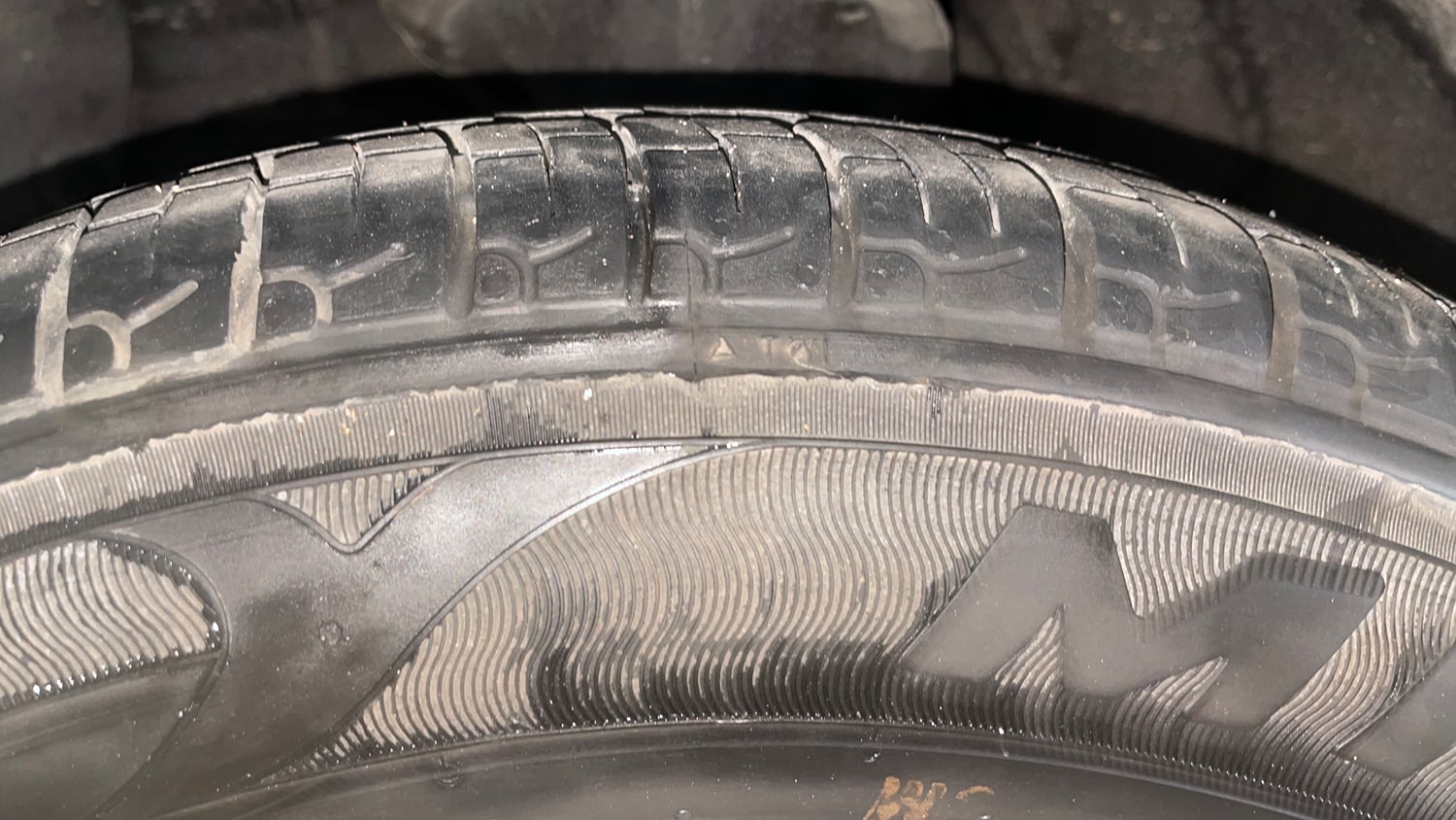 Used 2018 Hyundai Eon Sportz Petrol Manual tyres LEFT FRONT TYRE TREAD VIEW