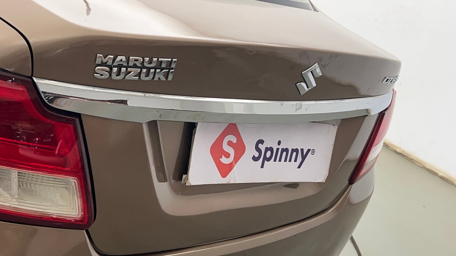 Used 2019 Maruti Suzuki Dzire VDi Diesel Manual dents MINOR DENT