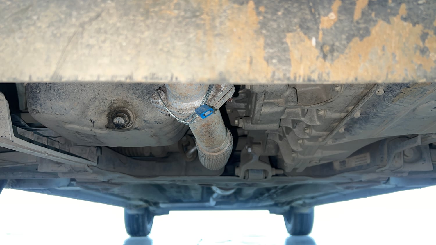 Used 2023 Tata Altroz XZA Petrol Petrol Automatic extra FRONT LEFT UNDERBODY VIEW