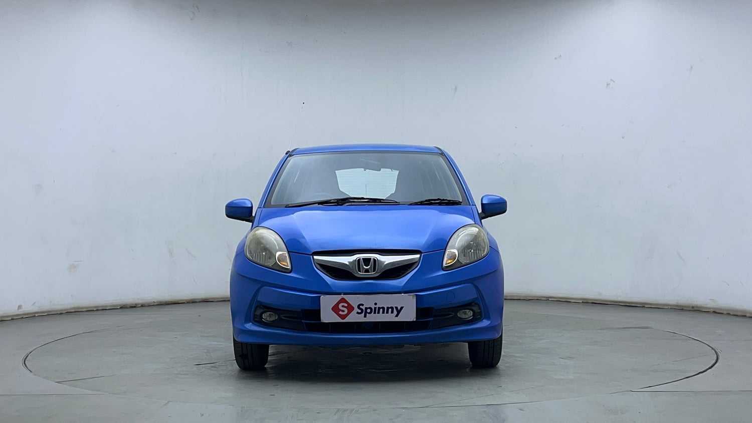 Used 2013 Honda Brio V MT Petrol Manual exterior FRONT VIEW
