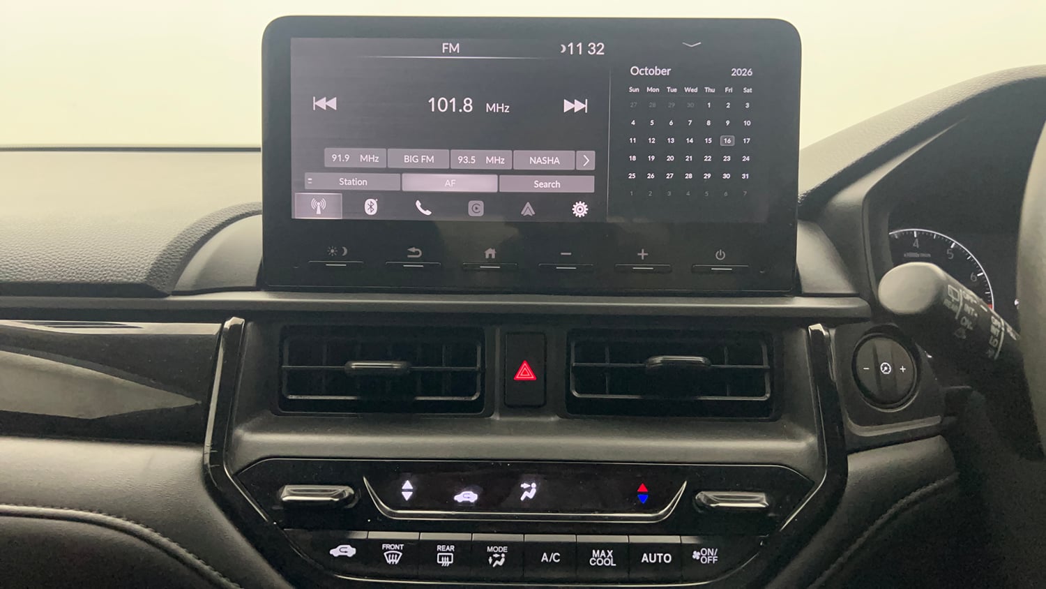 Used 2025 Honda Elevate Black Edition ZX MT Petrol Manual interior MUSIC SYSTEM & AC CONTROL VIEW