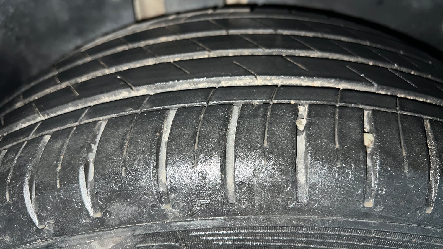 Used 2023 MG Motors Hector 1.5 Sharp CVT Dual Tone Petrol Automatic tyres RIGHT REAR TYRE TREAD VIEW