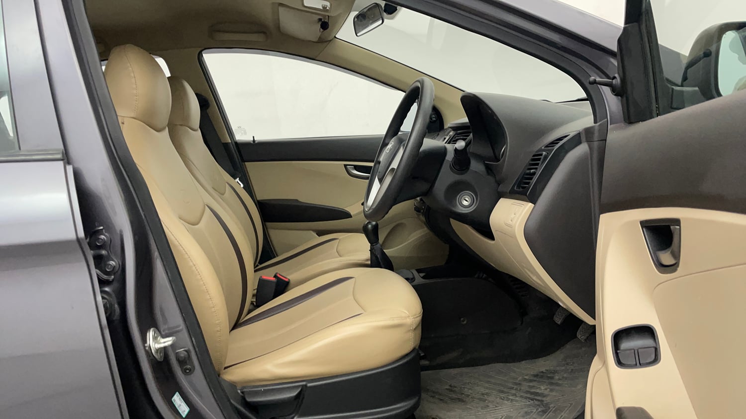 Used 2018 Hyundai Eon Sportz Petrol Manual interior RIGHT SIDE FRONT DOOR CABIN VIEW